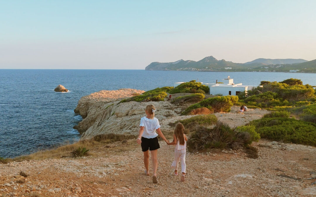 Is Cala d’Or a good destination for families?
