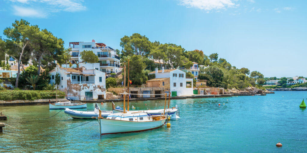 Zona de costa de Mallorca en la población de Cala d'Or.