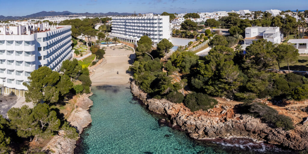 Cala Egos es una de las opciones de playa que hay que apuntarse en los planes que hacer en Cala d'Or, Mallorca.