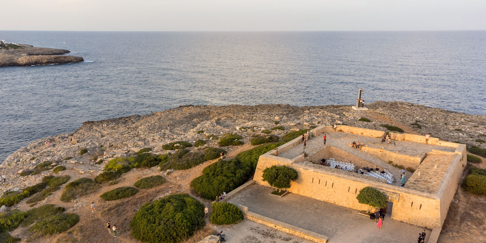 Es Fortí is one of the most historic places in Cala d’Or, Mallorca, where you can enjoy the sunset.