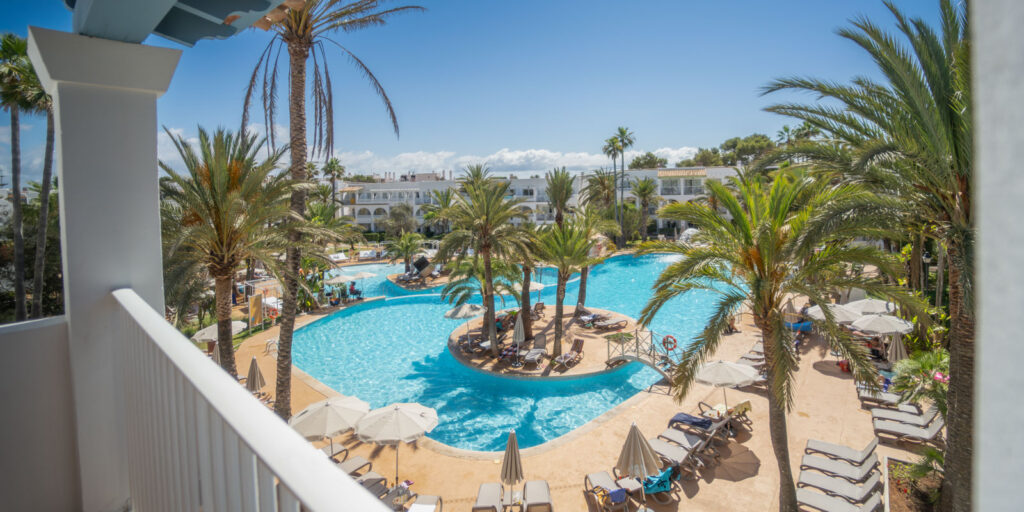 hotel calimera fido gardens para explicar la distancia del aeropuerto mallorca a cala d'or