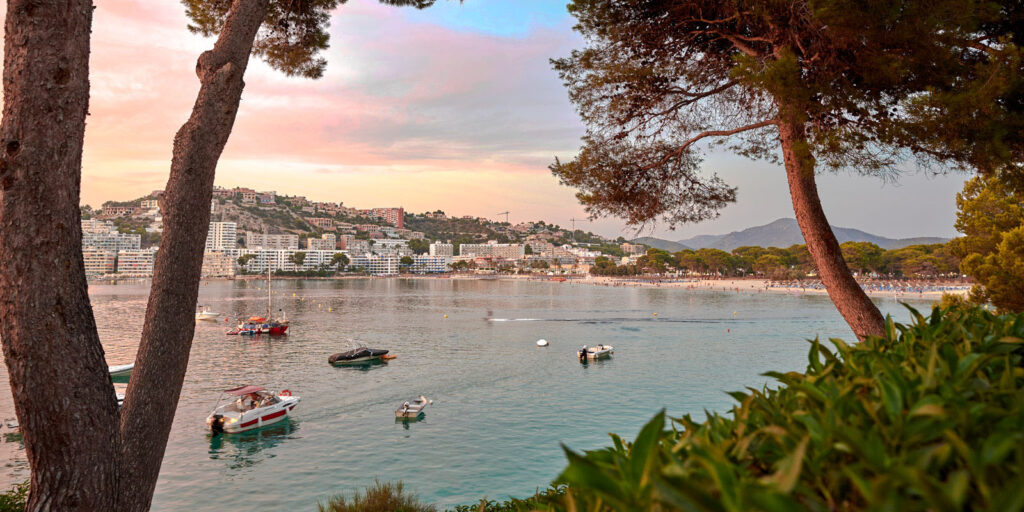 Sunset in Santa Ponsa with sea views to explain things to do in Santa Ponsa for couples