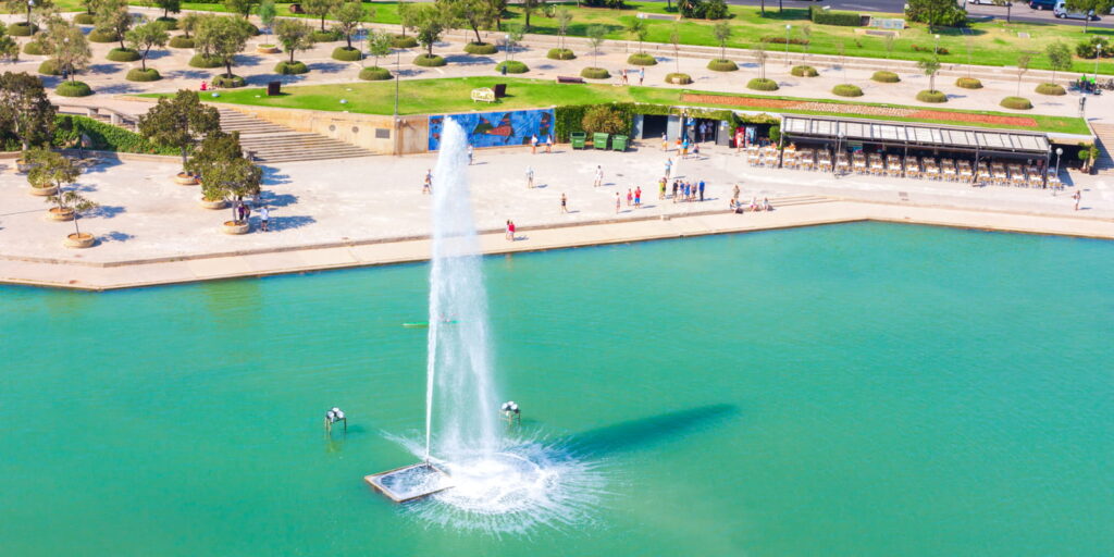 What to do in Palma Mallorca, Spain? A walk in Parc de la Mar.